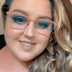 Meet your Posher, Deanna